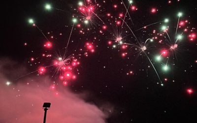 Feu d&rsquo;artifice et retraite aux flambeaux